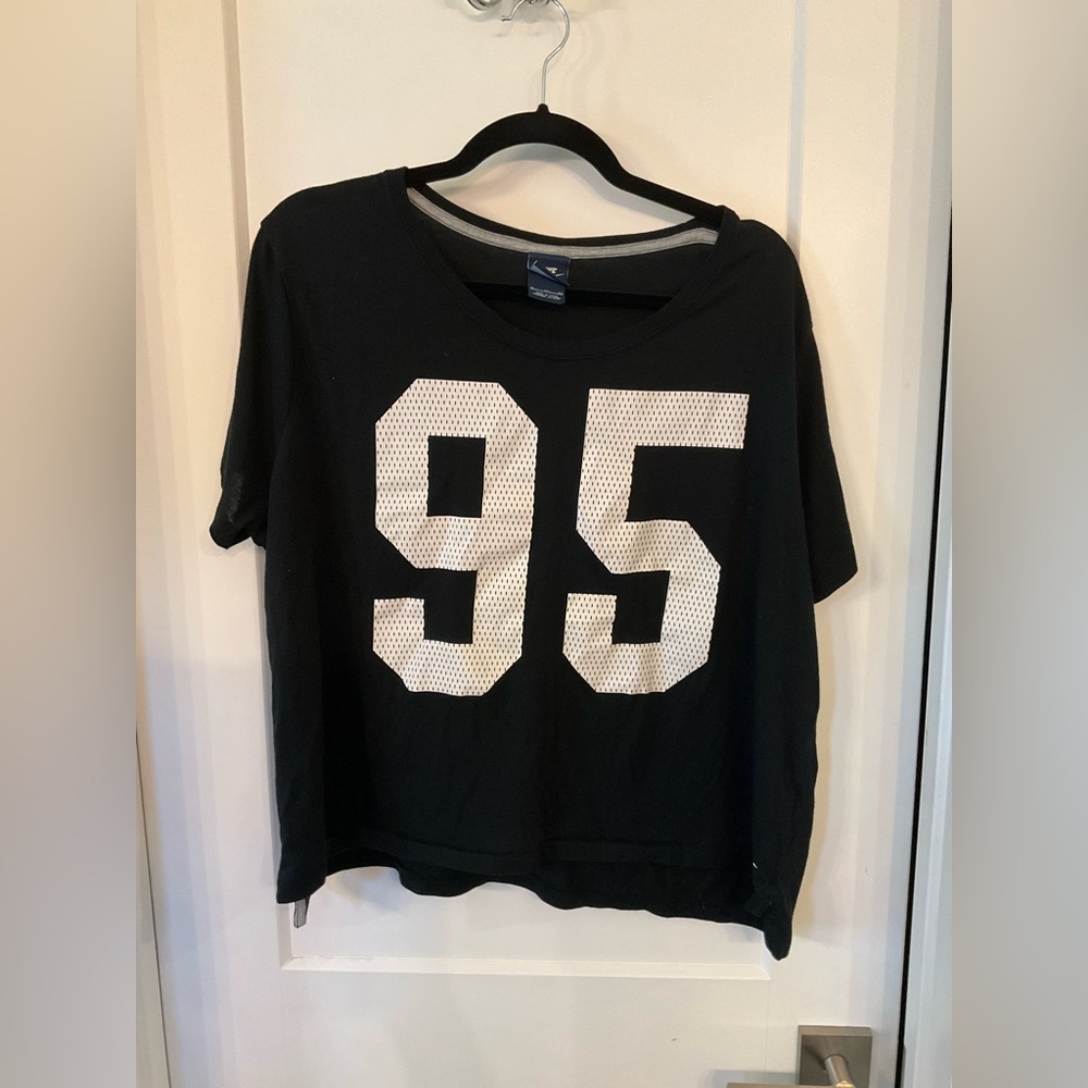 GUC Nike cropped Black tshirt